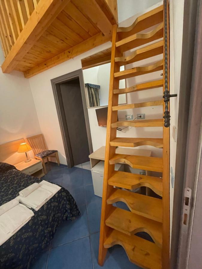 B&B La Terrazza Sul Porto 폰차 외부 사진